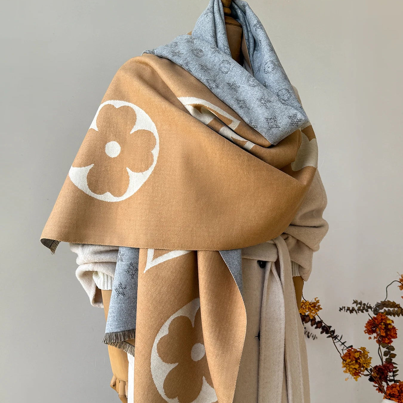 Lumé Reversible Scarf