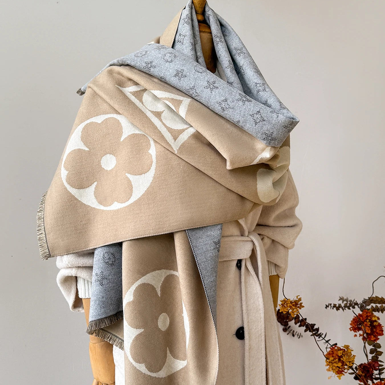 Lumé Reversible Scarf