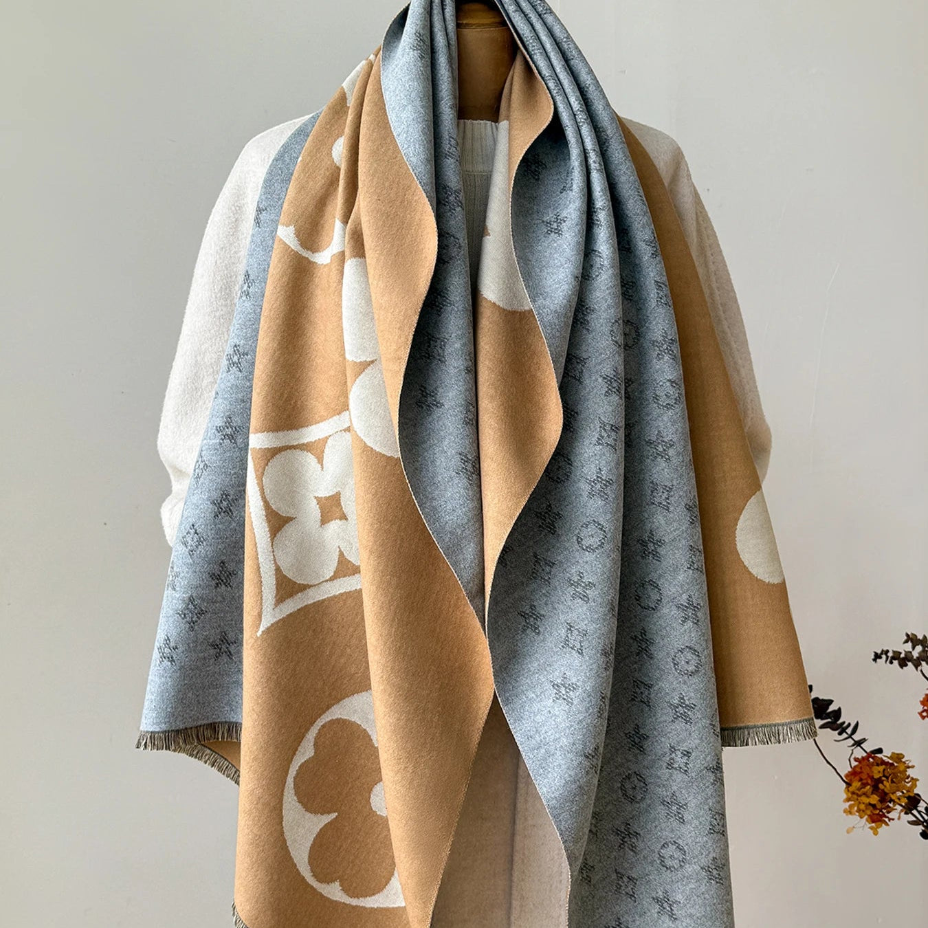 Lumé Reversible Scarf