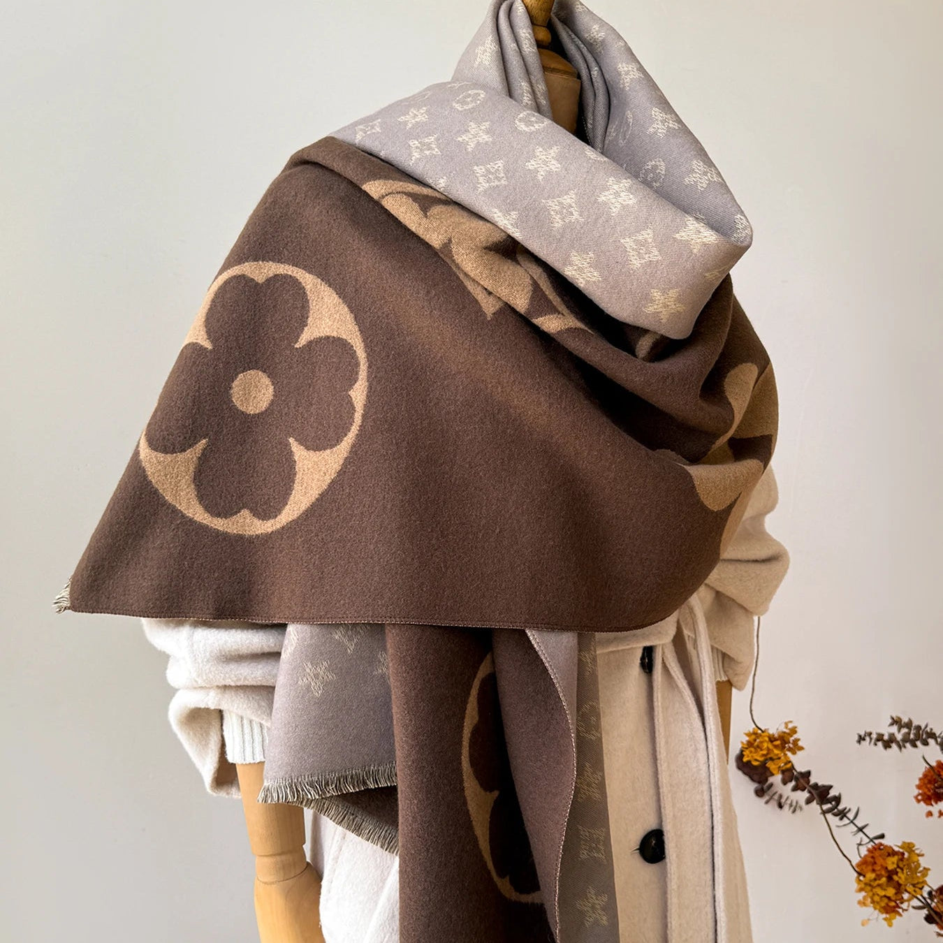 Lumé Reversible Scarf